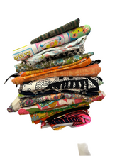 Load image into Gallery viewer, Vintage fabric bundle #10
